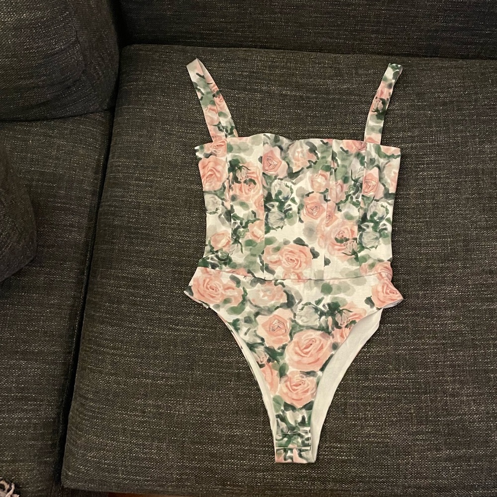 The Mia Bodysuit in Chateau Rose Print